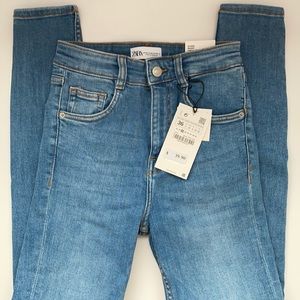 NWT Zara Blue Jeans size 4
